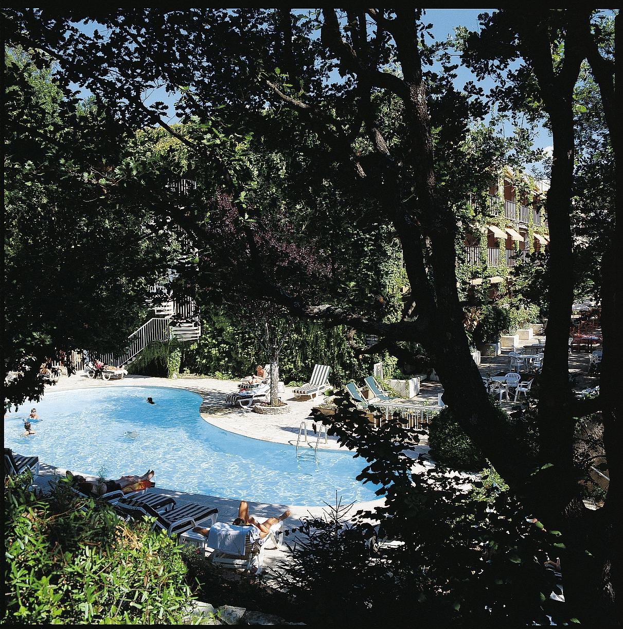 Villa Borghese, The Originals Relais Gréoux-les-Bains Exteriér fotografie